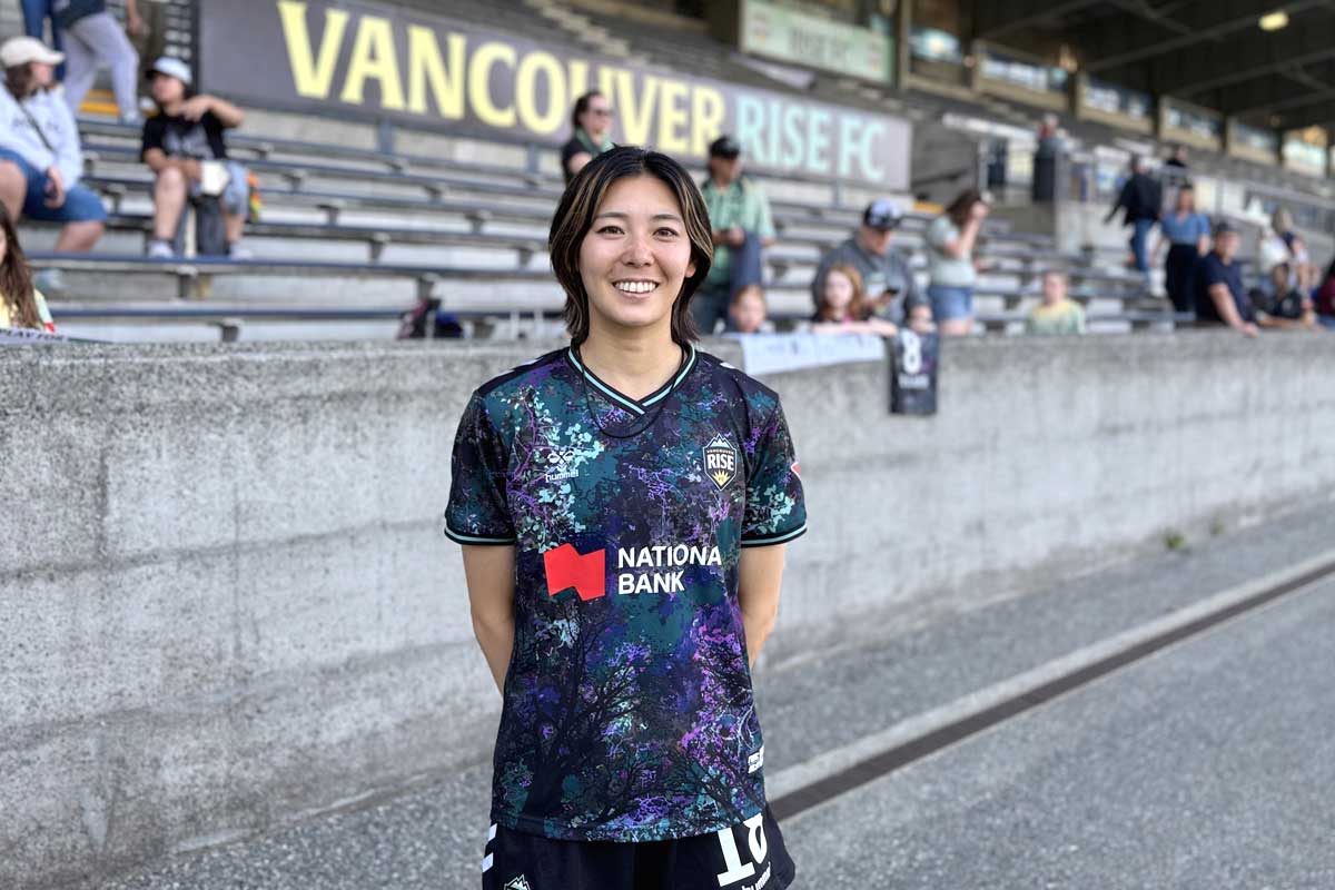 インタビューに答えたバンクーバー・ライズFCの岡本祐花選手。2026年9月5日、スワンガードスタジアム（バーナビー市）。撮影　田上麻里亜／日加トゥデイ