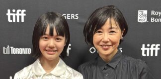 トロント国際映画祭で「わたしの知らない子どもたち(英題:Children Untold)」上映 西川美和監督インタビュー レッドカーペットの西川監督と小八重葵美さん(左)。2026年9月10日、オンタリオ州トロント市。
