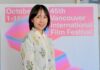 「マネキンの脚」が映す夫婦の関係 VIFF国際プレミア「おっとのあし」八幡貴美監督らに聞く VIFFに参加するためにバンクーバーを訪れた八幡貴美監督。2026年10月10日、バンクーバー市。撮影 斉藤光一/日加トゥデイ